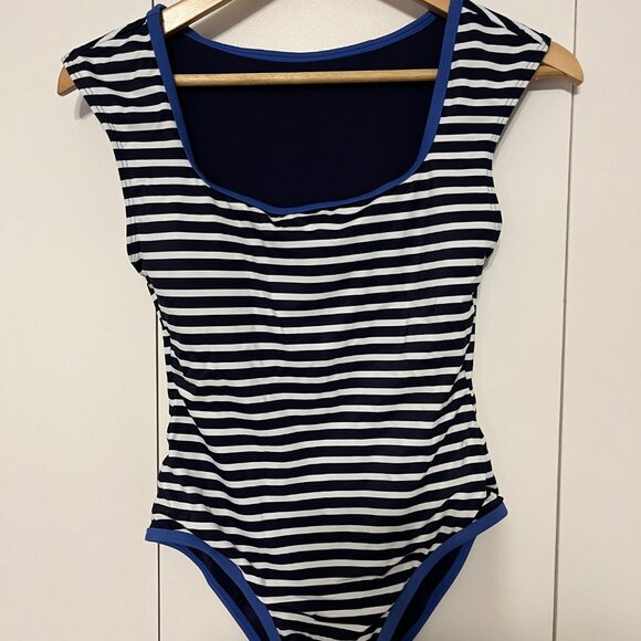 L.L. Bean Women's One Piece Swimsuit, 4 - Picture 4 of 5